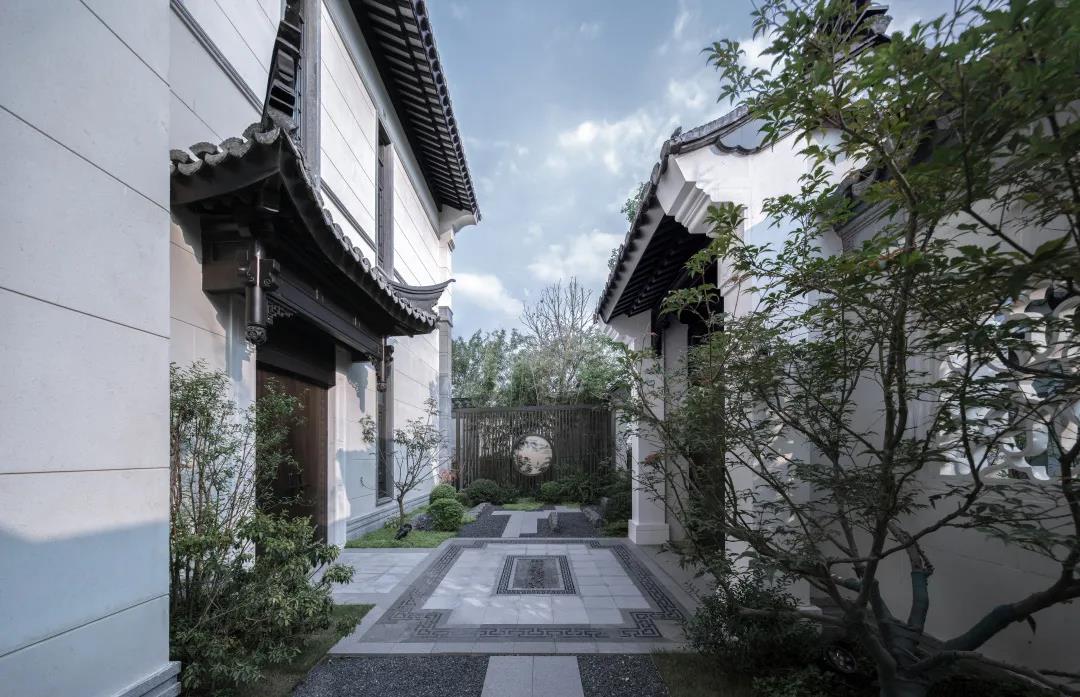 别墅侧院实景