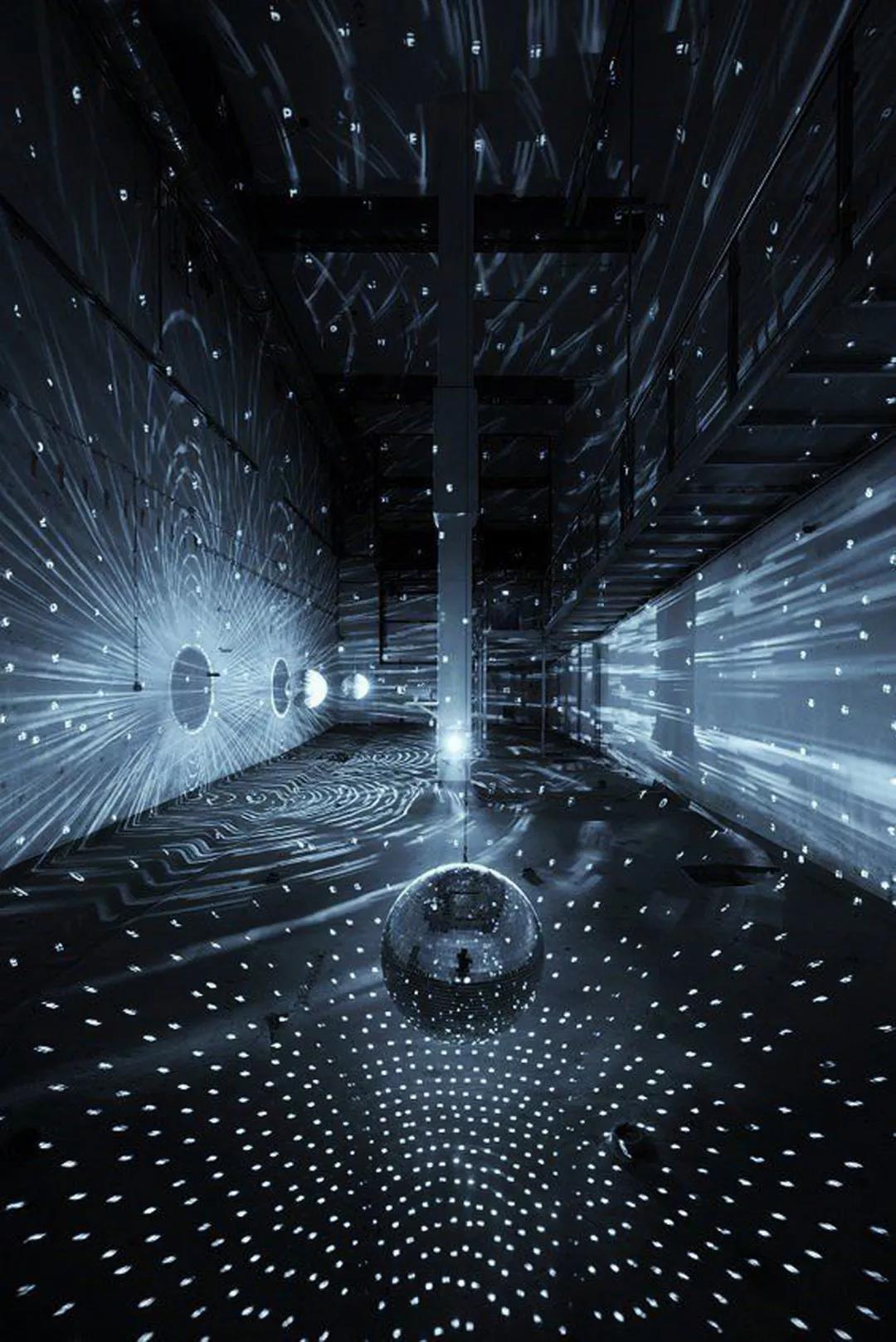 明德设计时空隧道穿梭星际