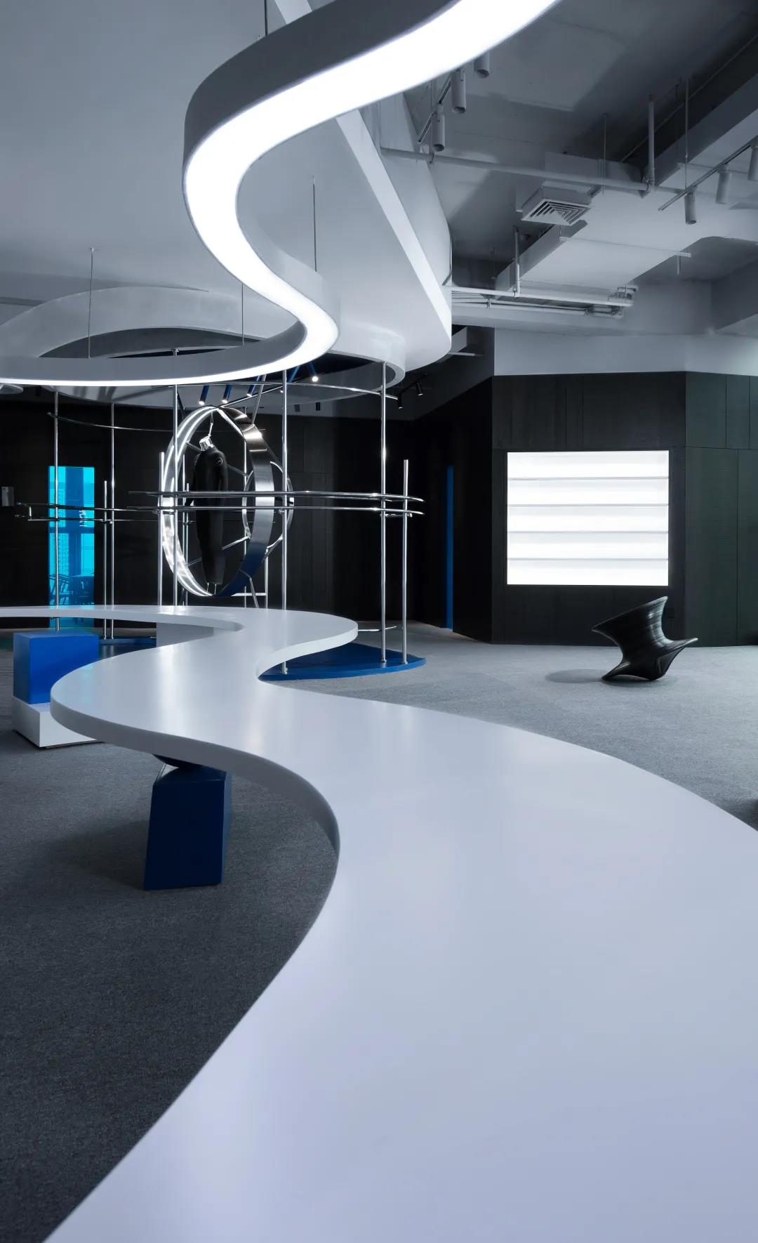 北极光遇见冰川未来感交互空间