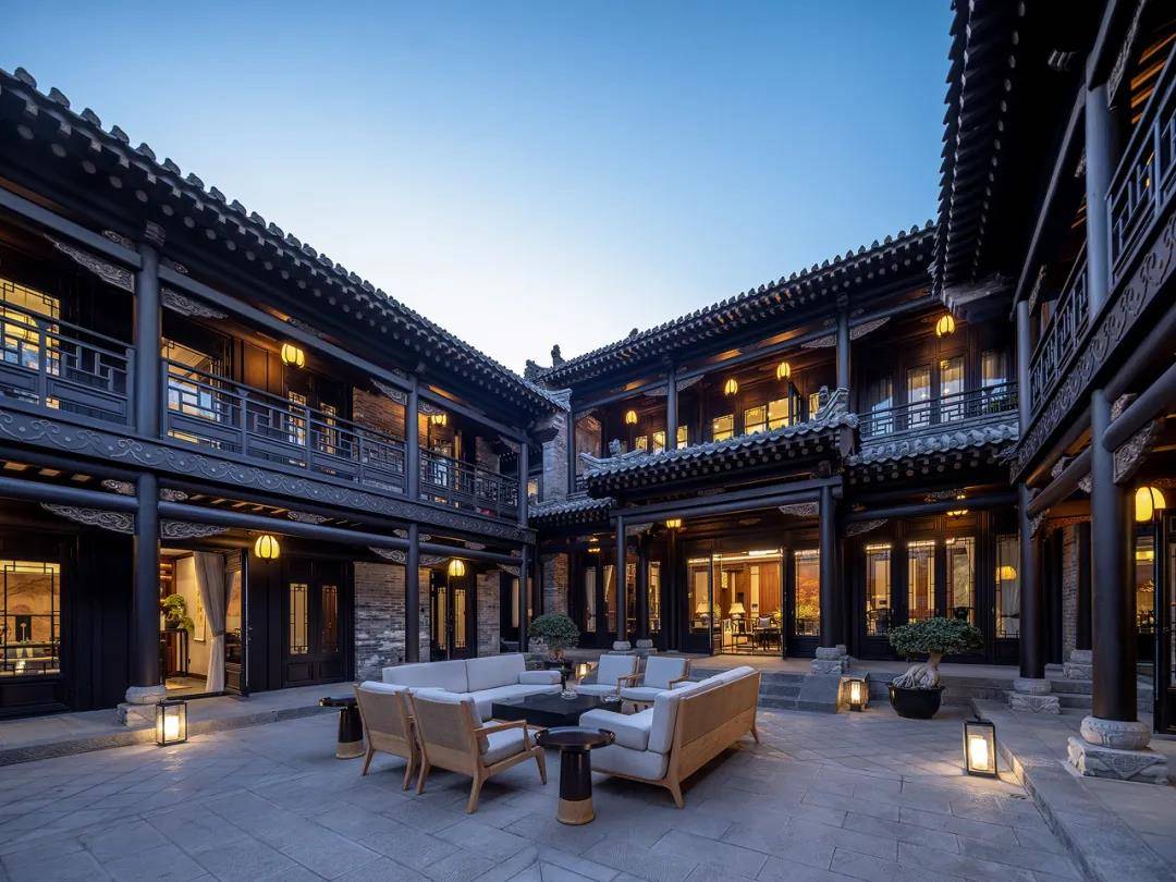 明清四合院是古城经历文化融合后最具民间气息的载体,在具体的空间中